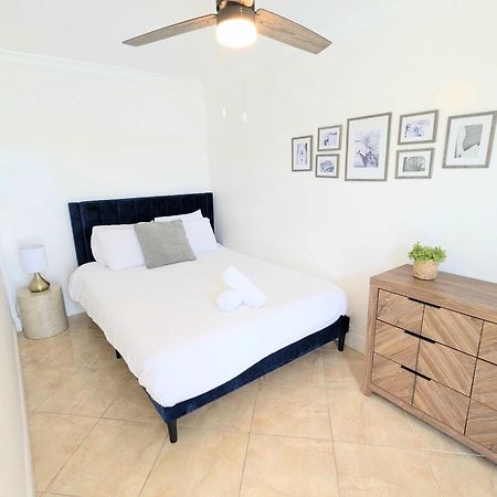 Stunning Lake-Front Villa With Pool & Spa Pembroke Pines Ngoại thất bức ảnh